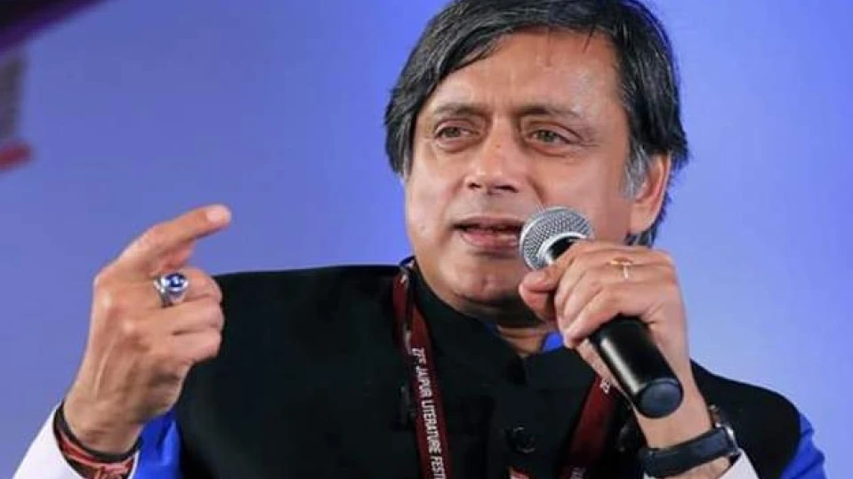 എംപി മാരുടെ സസ്‌പെൻഷന്‍; സൻസദ് ടിവിയിലെ പരിപാടികളിൽ പങ്കെടുക്കില്ലെന്ന് ശശി തരൂർ