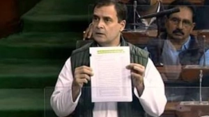 
                        കർഷകരുടെ മരണം; 'കണക്കില്ലെന്നാണ് മന്ത്രി പറയുന്നത്, ഇതാ കണക്കുകൾ, നടപടിയെടുക്കൂ'; ലോക്സഭയിൽ രാഹുൽ ഗാന്ധി