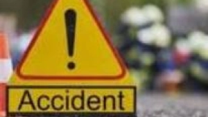 
                        നിയന്ത്രണം വിട്ട ലോറി കെട്ടിടത്തിൽ ഇടിച്ചു കയറി; ഡ്രൈവർക്കും തൊഴിലാളിക്കും ദാരുണാന്ത്യം