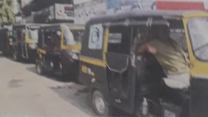 
                        കോഴിക്കോട് നഗരത്തിൽ ഓട്ടോ തൊഴിലാളികളുടെ അനിശ്ചിതകാല നിരാഹാര സമരം