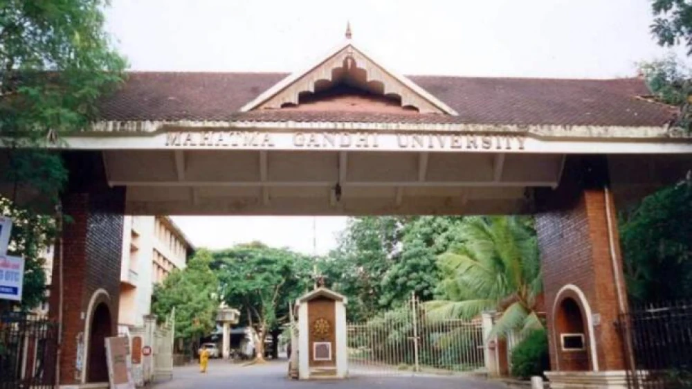  എം.ജി സർവകലാശാല നാനോ സയൻസ്​ മേധാവി നന്ദകുമാറിനെ മാറ്റി