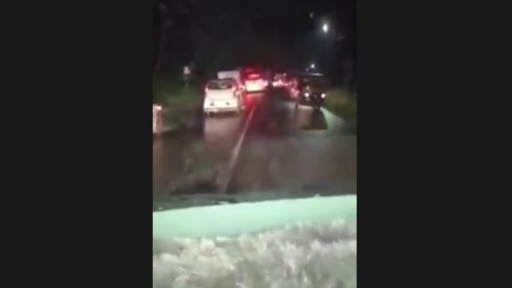  വടകര മൂരാട് പാലത്തില്‍ രാത്രി കാലത്ത് വന്‍ ഗതാഗതക്കുരുക്ക്