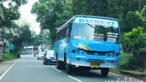 
                        സ്വകാര്യ ബസ്സ് ഉടമകളുമായി മന്ത്രി ഇന്ന് ചർച്ച നടത്തും