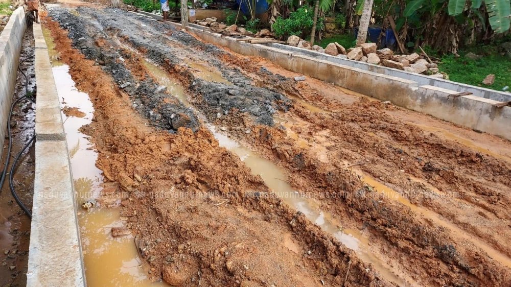 കീഴ്പയ്യൂർ - ഒളോറപ്പാറ നിവാസികൾക്ക് ദുരിത യാത്ര