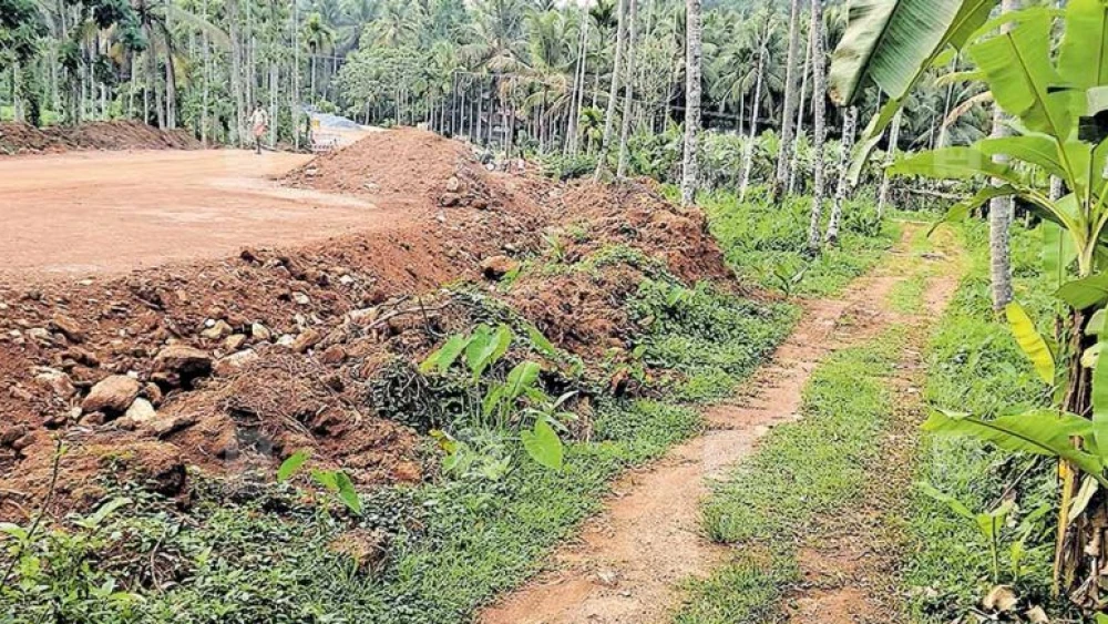 പേരാമ്പ്ര ബൈപാസ് തോടുകളും നീര്‍ച്ചാലുകളും ‍ നശിപ്പിക്കുമെന്ന് പരാതി