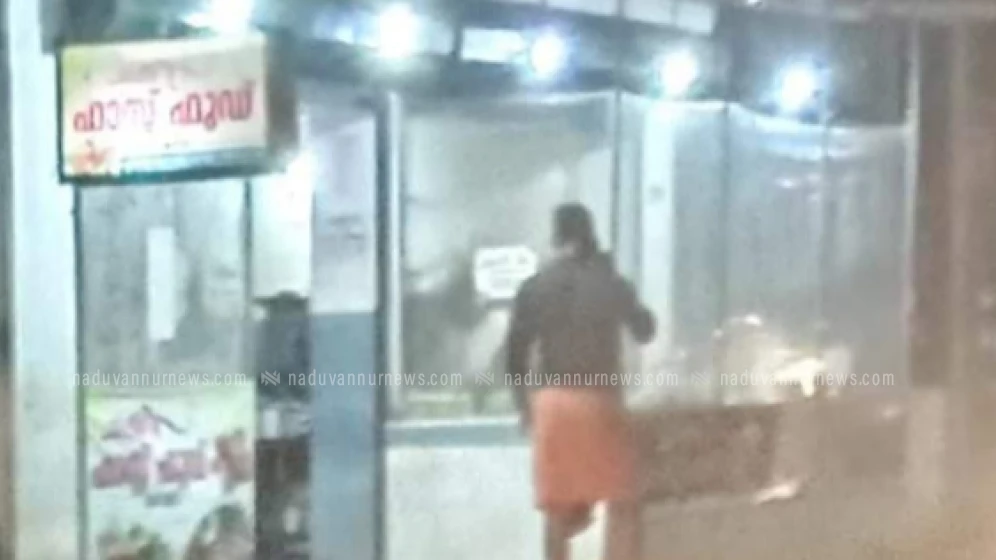 ഫാസ്റ്റ് ഫുഡ് കടയിൽ വൃത്തിഹീനമായ ഭക്ഷണ വിതരണം; പരാതിയ്ക്കൊരുങ്ങി യുവതി