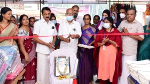 
                        മേപ്പയൂരിൽ റമദാൻ - വിഷു - ഈസ്റ്റർ ഖാദി മേള ആരംഭിച്ചു