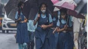 
                        സംസ്ഥാനത്തെ ഏഴു ജില്ലകളിൽ വിദ്യാഭ്യാസ സ്ഥാപനങ്ങൾക്ക് നാളെ (ചൊവ്വ) അവധി 