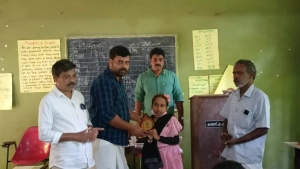 
                        എകെജി ഗ്രന്ഥാലയം തറമ്മലങ്ങാടിയിൽ സ്വാതന്ത്ര്യത്തിന്റെ 75-ാം വാർഷികാഘോഷം