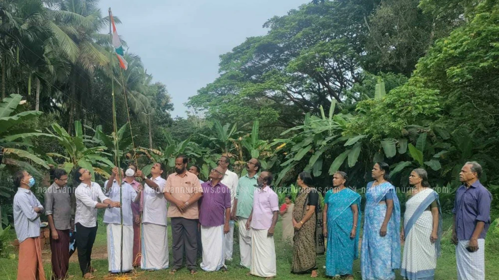 മുളിയങ്ങൽ എൽബാ പുറ്റാടും പുറ്റാട് റെസിഡൻസ് അസോസിയേഷനും സ്വാതന്ത്ര്യ ദിനാഘോഷം സംഘടിപ്പിച്ചു
