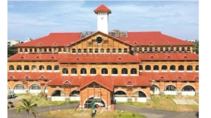 
                        ഗവർണർക്കെതിരെ നിയമനടപടിക്കൊരുങ്ങി കണ്ണൂർ സർവകലാശാല