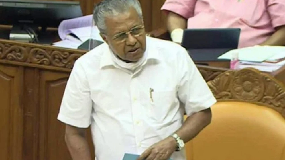 ജെൻഡർ ന്യൂട്രൽ യൂണിഫോം അടിച്ചേൽപ്പിക്കില്ലെന്ന് മുഖ്യമന്ത്രി