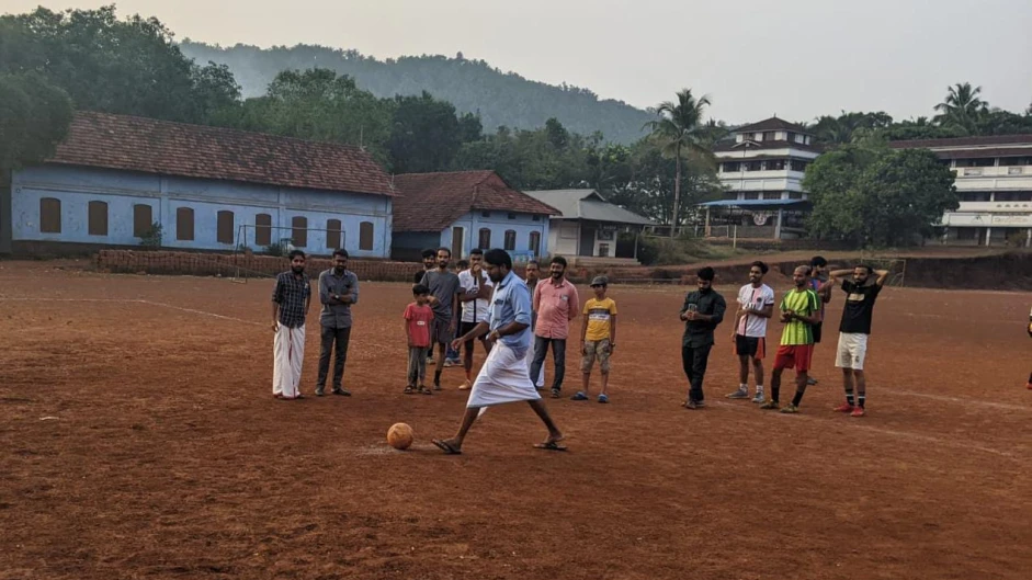 ലഹരി ആവാം കളിയിടങ്ങളോട് ; തൃക്കുറ്റിശ്ശേരിയിൽ ഗോൾ ചലഞ്ച്