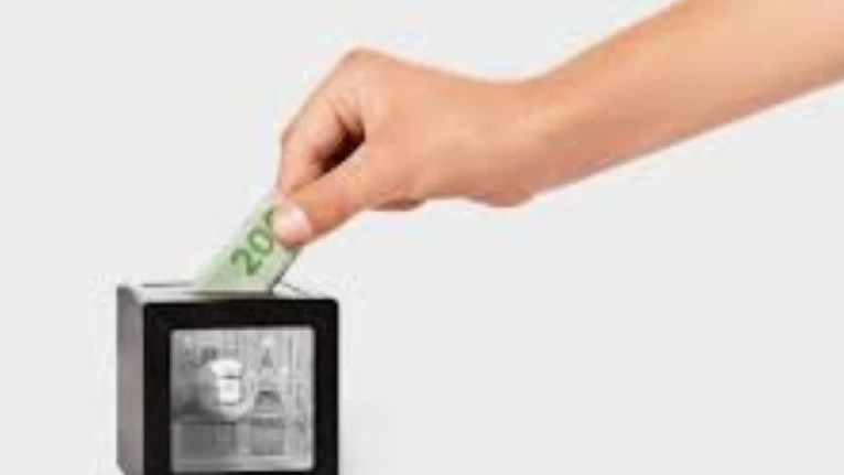 കല്യാണ വീട്ടിൽ നിന്ന് മോഷണം പോയ പണപ്പെട്ടി കണ്ടു കിട്ടി