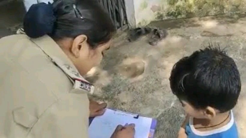 അച്ഛൻ കടം വാങ്ങിയ പണം തിരികെ തന്നില്ല ഒമ്പതാം ക്ലാസുകാരൻ പോലീസ് സ്റ്റേഷനിൽ