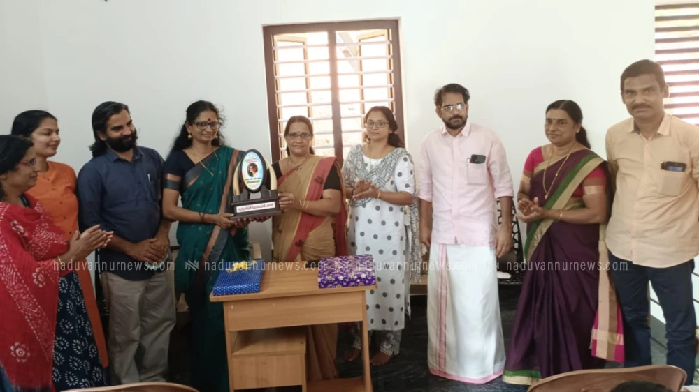  കവിത ടീച്ചർക്ക് ഹോംഷോപ്പ് പദ്ധതിയുടെ യാത്രയയപ്പ്