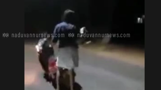  നടുറോട്ടിൽ പാമ്പ് പ്രദർശനം; യുവാവിനെതിരെ കേസെടുക്കും