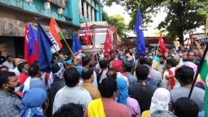 
                        തൊഴിലാളി സംഘടനകളുടെ നേതൃത്വത്തിൽ പ്രതിഷേധ ധർണ നടത്തി