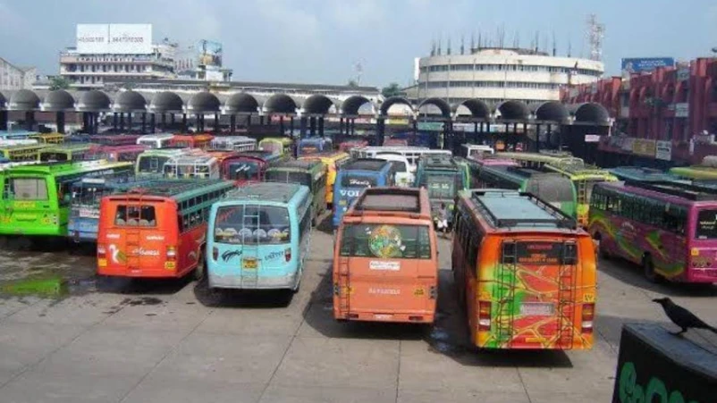 നികുതി അടയ്ക്കാതെ സ്വകാര്യബസ്സുകളുടെ ഓട്ടം  ;  നടപടിക്ക് ഒരുങ്ങി മോട്ടോർ വാഹന വകുപ്പ്