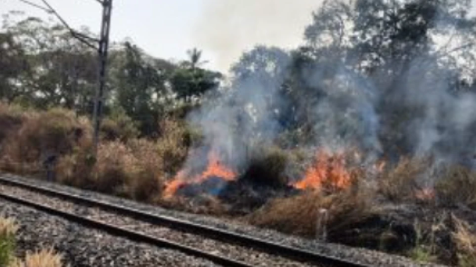 മൂരാട് റെയിൽവേ ഗേറ്റിനു സമീപം തീപ്പിടുത്തം