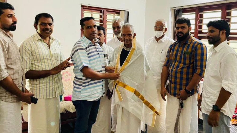 നടുവണ്ണൂരില്‍ കെ.കെ.മാധവനെ ആദരിച്ച്‍ യൂത്ത് ലീഗിന്റെ സൗഹൃദപ്പെരുന്നാള്‍