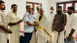 
                        നടുവണ്ണൂരില്‍ കെ.കെ.മാധവനെ ആദരിച്ച്‍ യൂത്ത് ലീഗിന്റെ സൗഹൃദപ്പെരുന്നാള്‍