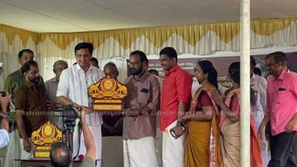 പഞ്ചായത്തിലെ ഭരണസമിതിക്കും ജീവനക്കാർക്കും നടുവണ്ണൂരിൽ പൗരസ്വീകരണം