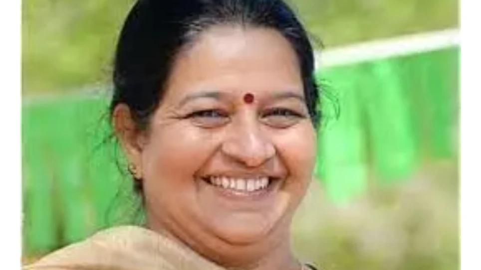 ഉമയുടെ തൃക്കയ്യിൽ തൃക്കാക്കര ഭദ്രം