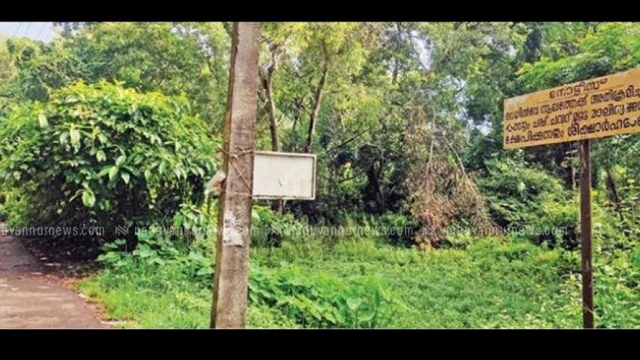 കൊയിലാണ്ടി റെയിൽവേ സ്റ്റേഷൻ പരിസരത്ത് മാലിന്യം തള്ളുന്നത് പതിവാകുന്നു