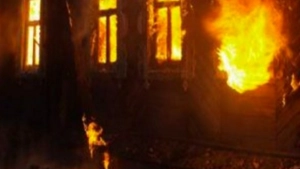 
                        വര്‍ക്കലയില്‍ വീടിന് തീപിടിച്ച് പിഞ്ചുകുഞ്ഞടക്കം കുടുംബത്തിലെ അഞ്ചുപേര്‍ക്ക് ദാരുണാന്ത്യം