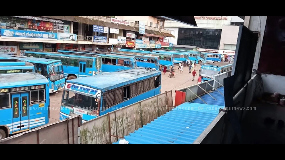 ബസ്സ് ചാർജ് വർദ്ധന; സ്വകാര്യ ബസ്സുടമകൾ ഗതാഗത മന്ത്രിയെ നേരിൽ കണ്ടു