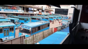 
                        ബസ്സ് ചാർജ് വർദ്ധന; സ്വകാര്യ ബസ്സുടമകൾ ഗതാഗത മന്ത്രിയെ നേരിൽ കണ്ടു