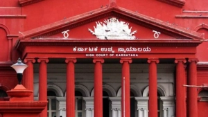 
                        ഹിജാബ് നിരോധനം ശരി വച്ച് കര്‍ണാടക ഹൈക്കോടതി