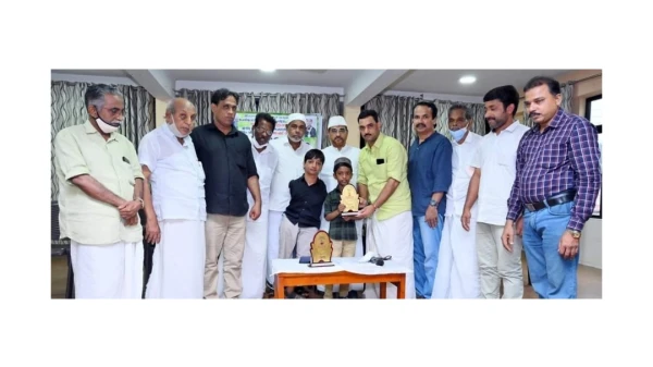 ആസിം വെളിമണ്ണ, അബു അഹമ്മദ്റസ എന്നിവരെ ഹെൽത്ത് കെയർ സൊസൈറ്റി അനുമോദിച്ചു