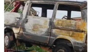 
                        പെൺകുട്ടി ഭക്ഷ്യ വിഷബാധയേറ്റ് മരിച്ച സംഭവം; ഐഡിയൽ കൂൾബാറിന്റെ വാഹനം കത്തിച്ചു