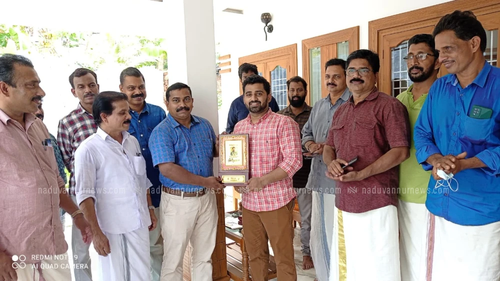 അസീം ദിൽഷാദിന് പേരാമ്പ്ര ഐഡിയൽ ട്രസ്റ്റിൻ്റെ അനുമോദനം