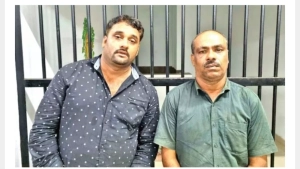 
                        എക്സൈസ് ഉദ്യോഗസ്ഥർ ചമഞ്ഞ് മദ്യവും പണവും തട്ടിയ സംഘം പിടിയിൽ