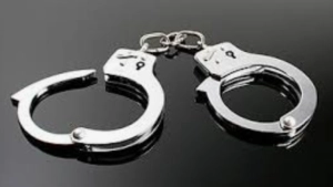 
                        അഴിയൂരിൽ വാക്ക് തർക്കത്തെ തുടർന്ന് കത്തിക്കുത്ത് മൂന്നുപേർക്ക് പരിക്ക്