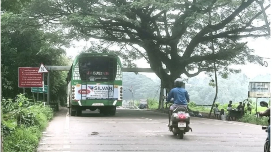  ഫറോക്ക് പാലത്തിൽ വേഗപ്പൂട്ടായി ഹമ്പുകൾ സ്ഥാപിച്ചു