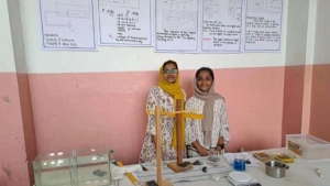 
                        മുങ്ങിക്കപ്പലിൻ്റെ പ്രവർത്തന തത്വം വിശദീകരിച്ച് സംസ്ഥാന ശാസ്ത്ര മേളയിൽ തിളങ്ങി നടുവണ്ണൂർ സ്കൂൾ വിദ്യാർത്ഥികൾ