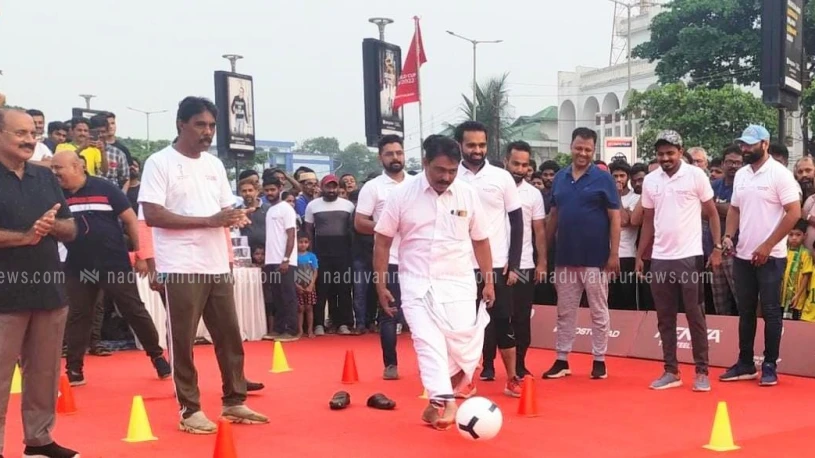 ഫുട്ബോൾ ആരവത്തിൽ കെൻസ കിക്കോഫ്; കൂട്ടായ്മകൾ ശക്തിപ്പെടുത്താൻ ഉപകരിക്കുമെന്ന് ഡെപ്യൂട്ടി മേയർ