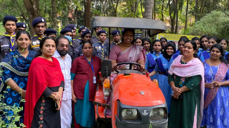 ട്രാക്ടർ പരിശീലനവുമായി വകയാട് ഹയർ സെക്കന്ററി സ്കൂൾ