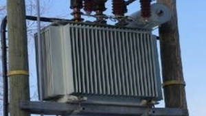 
                        ബാലുശ്ശേരി മുക്കിലെ ട്രാൻസ്ഫോമർ അപകട ഭീഷണി ഉയർത്തുന്നു