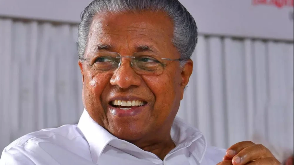 മുഖ്യമന്ത്രി പിണറായി വിജയൻ ദുബൈയിലേക്ക്