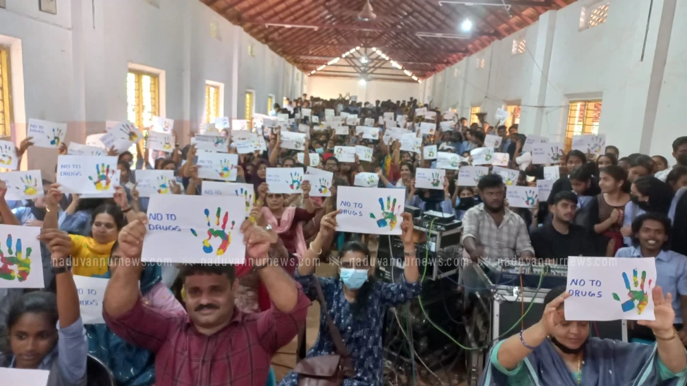 ലഹരിക്കെതിരെ പാലോറ ഹയർ സെക്കണ്ടറി സ്കൂളിൽ സർഗ്ഗ ലഹരി