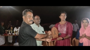 
                        ദേശീയ ഗെയിംസിലെ സ്വർണ്ണ മെഡൽ നേടിയ ശ്രീലക്ഷ്മി ജയപ്രകാശിനെ തുഷാര കാവിൽ അനുമോദിച്ചു