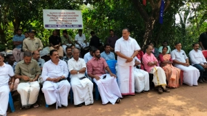 
                        മന്ദങ്കാവ് ബെവ്കോ സമരം ശക്തമാക്കി തൊഴിലാളികൾ