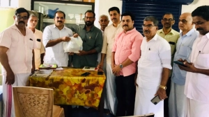 
                        നടുവണ്ണൂർ പാലിയേറ്റിവ് കെയർ സൊസൈറ്റിക്ക് ഓണക്കിറ്റ് സമർപ്പിച്ചു