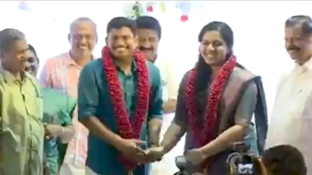 സച്ചിൻ ദേവും ആര്യാ രാജേന്ദ്രനും വിവാഹിതരായി