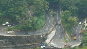 
                        താമരശ്ശേരി ചുരത്തിൽ ഏപ്രിൽ 5 മുതൽ ഗതാഗത നിയന്ത്രണം ഏർപ്പെടുത്തി